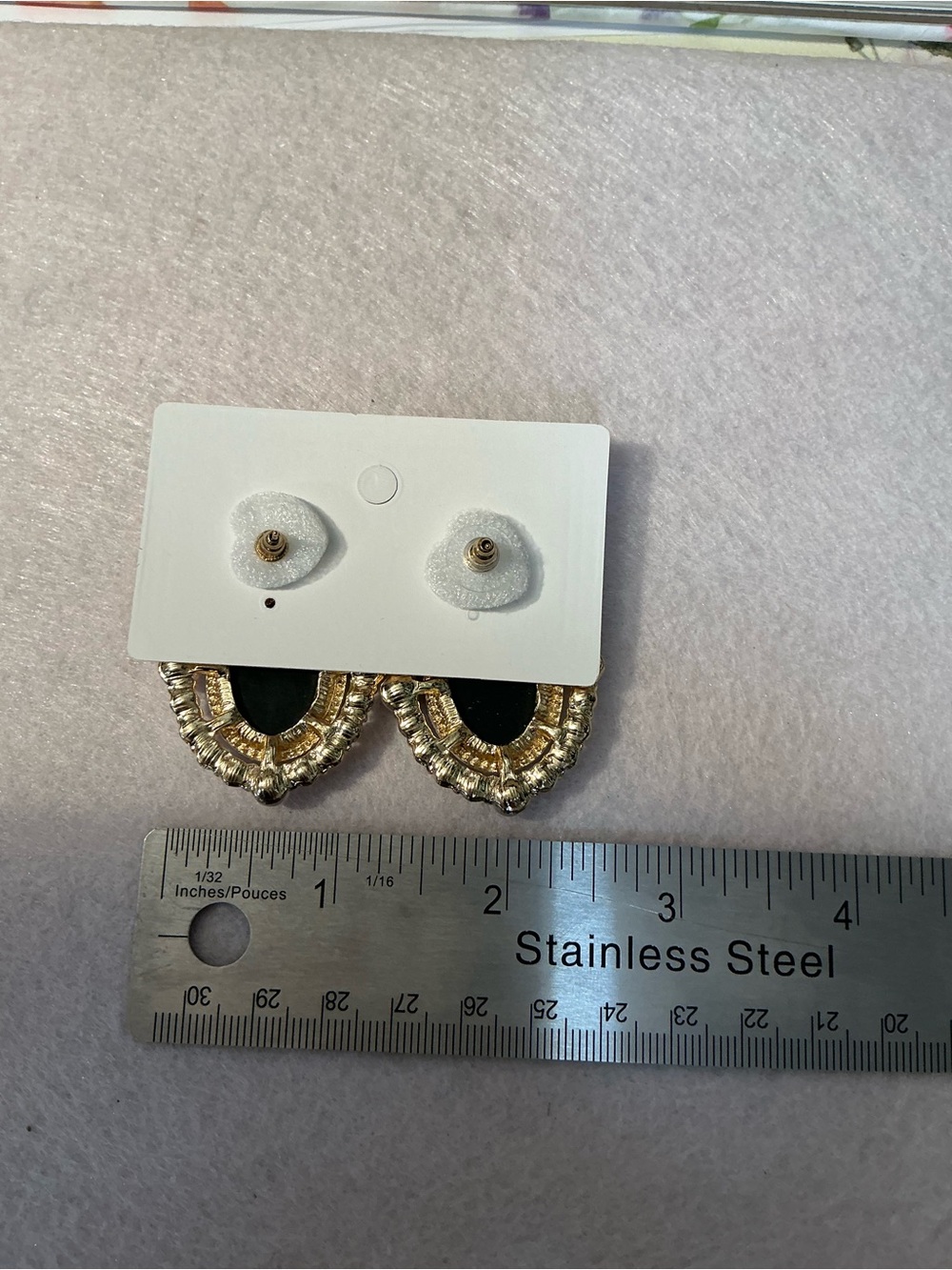 2395-101 Lavender Cameo Pearl-Trim Oval Drop Earrings - Picture 6 of 8